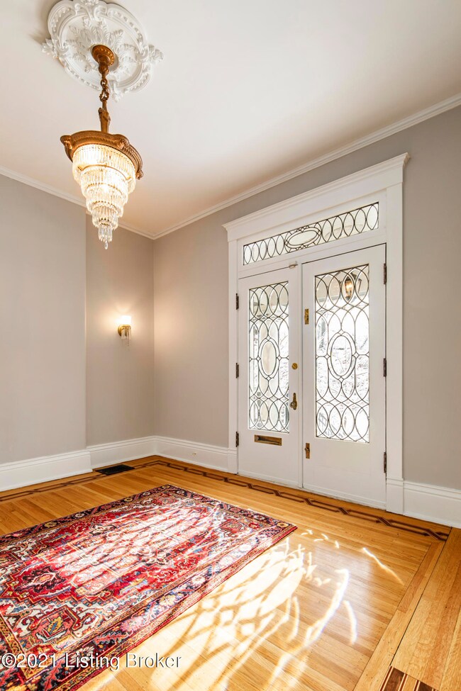 2117 Cherokee Pkwy, Louisville, KY 40204 - photo 7