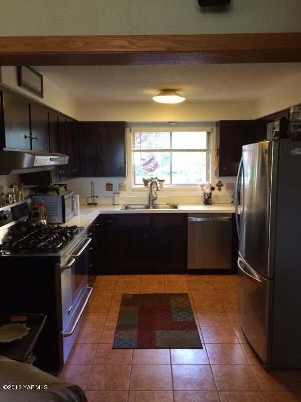 7901 Poplarview- kitchen-IMG_5991