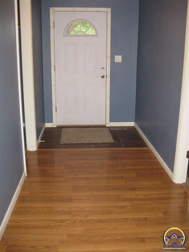 614 Main St, Maple Hill, KS 66507 - photo 2