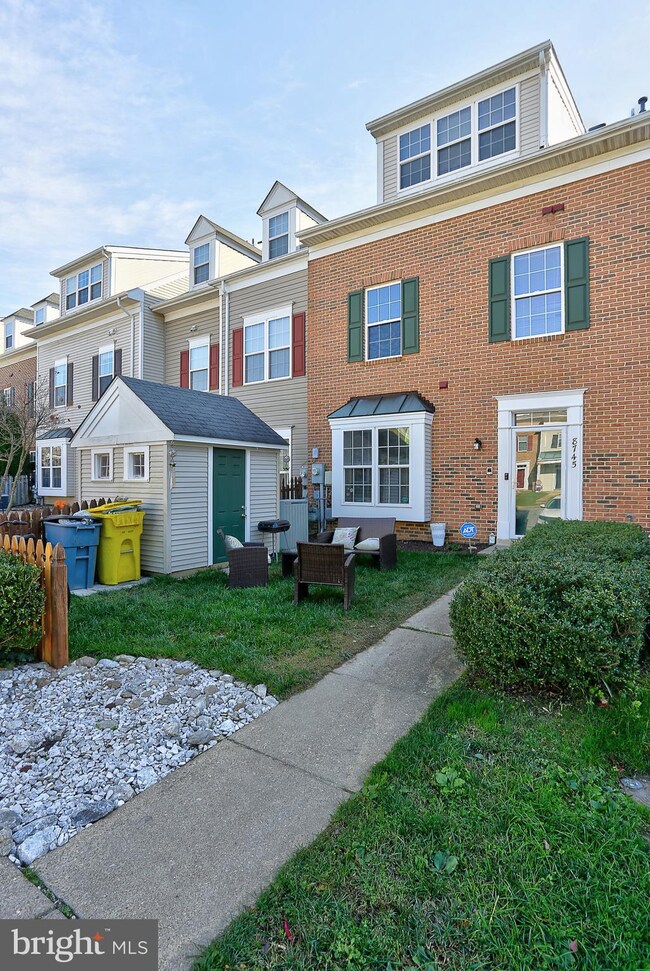 8745 Bright Meadow Ct, Odenton, MD 21113 - photo 2
