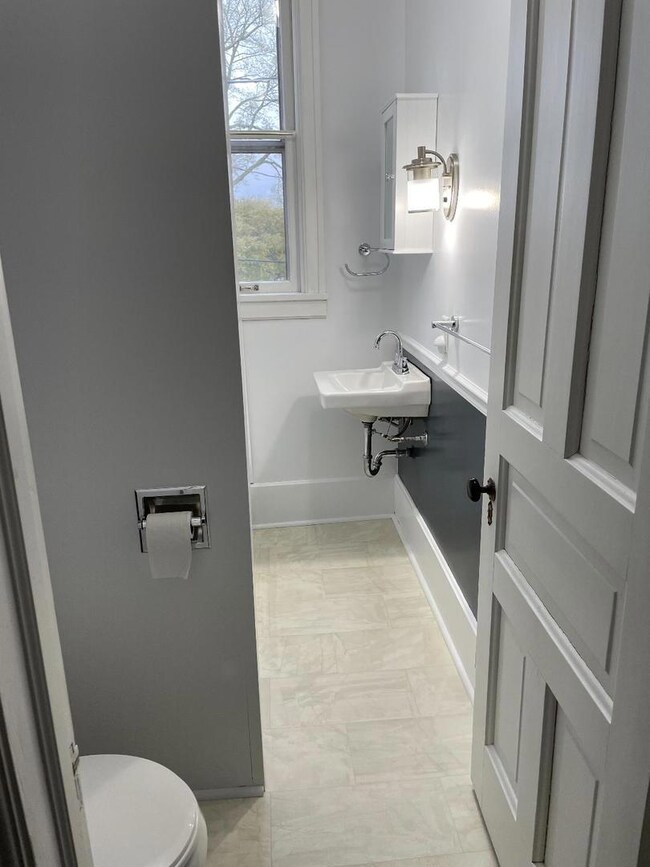 718 Columbus St unit 2, Ottawa, IL 61350 - photo 6