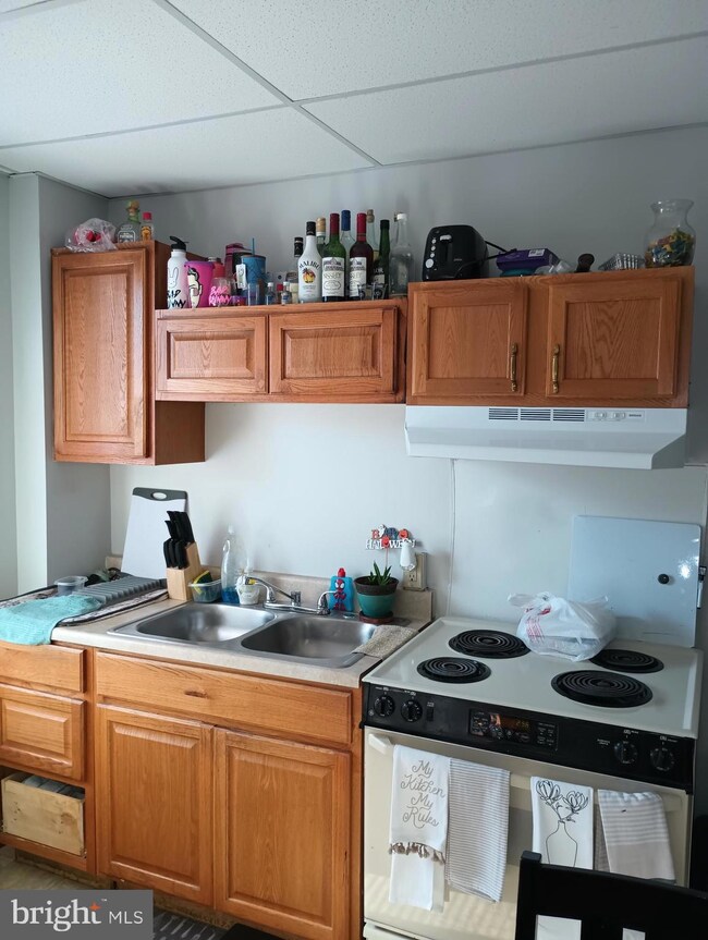 504 S Shippen St, Lancaster, PA 17602 - photo 2