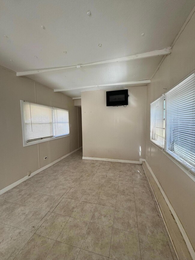 138 Atkinson St unit 5, Cocoa, FL 32922 - photo 5