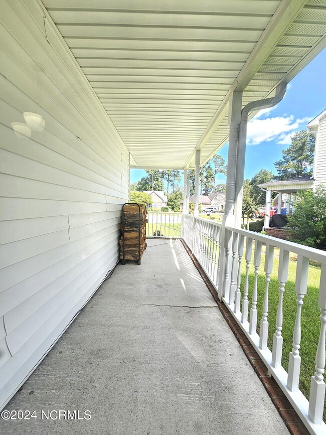 108 Erskine Ct, Jacksonville, NC 28540 - photo 6