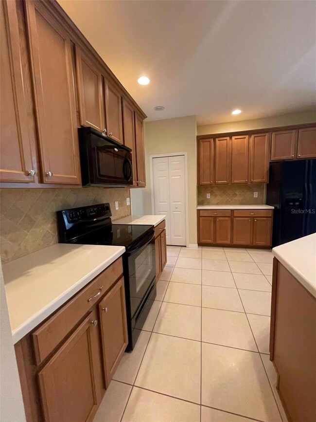 8641 Bradleys Landing St, Orlando, FL 32827 - photo 6