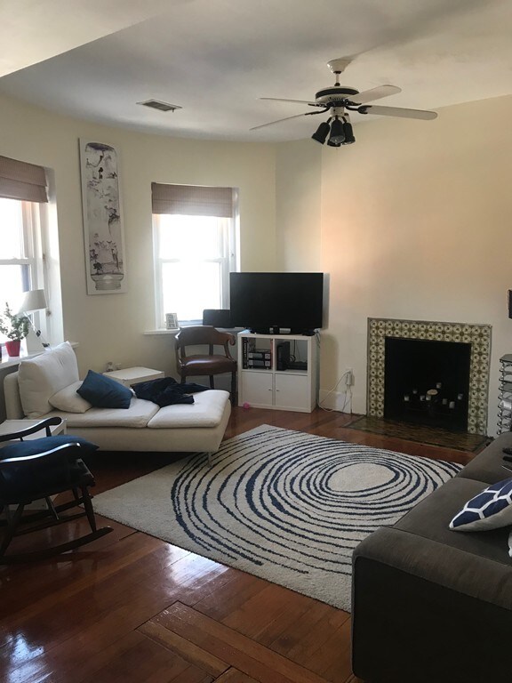 31 Linden Place unit 3, Brookline, MA 02445 - photo 2