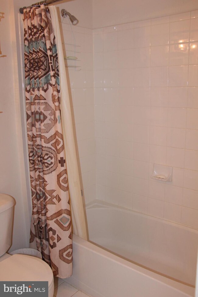 16408 Steerage Cir, Woodbridge, VA 22191 - photo 4