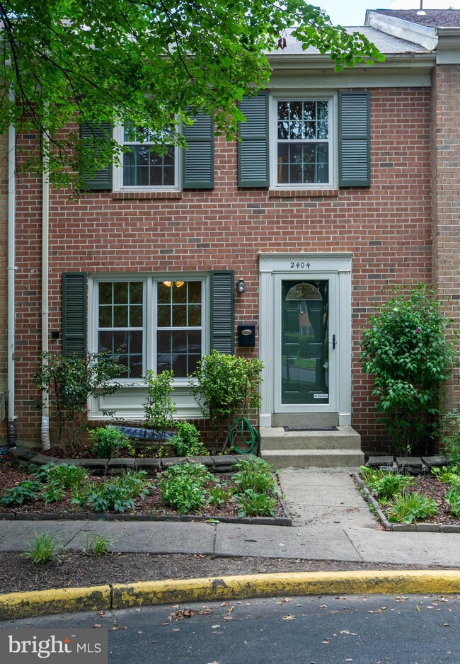 2404 Albot Rd, Reston, VA 20191 - photo 4