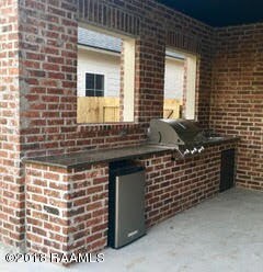Outdoor Kitchen