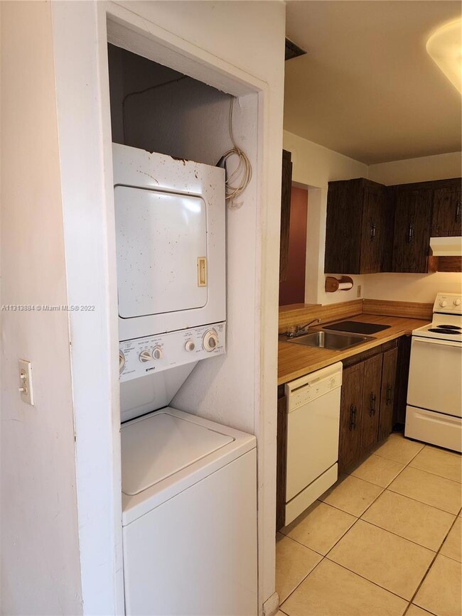 Stackable washer/dryer in kitchen