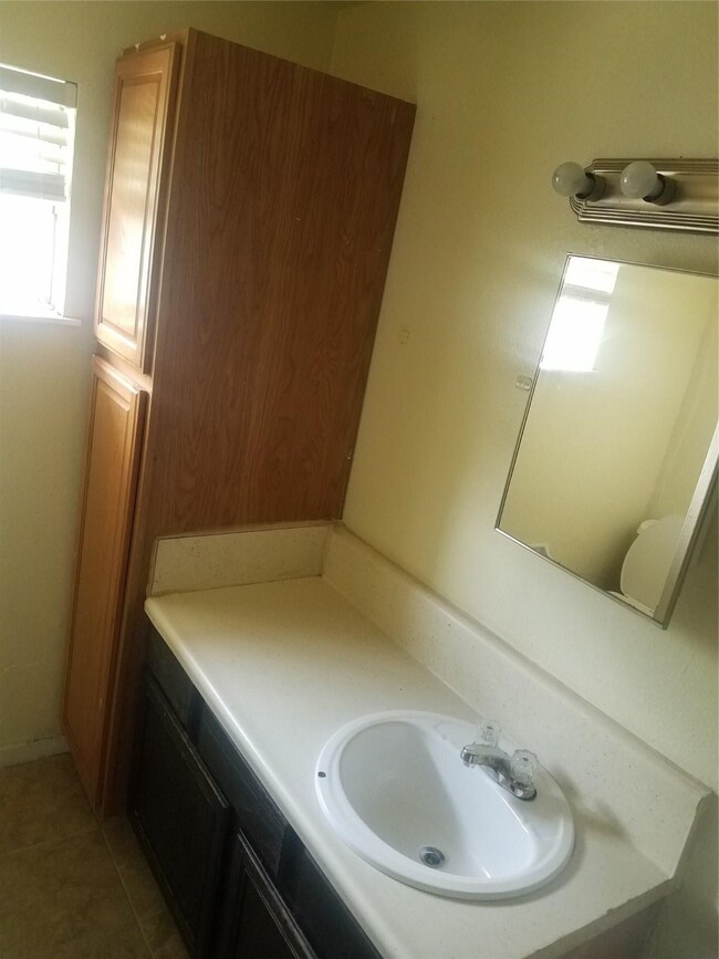 3502 Campbell St unit 4, Houston, TX 77026 - photo 7