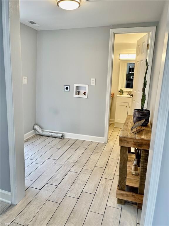 Side entrance and laundry room