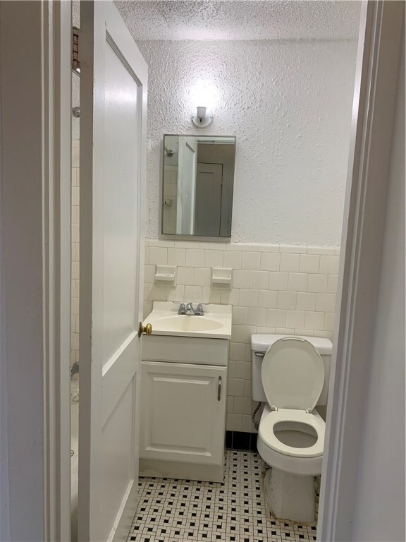 198 Armington St, Cranston, RI 02905 - photo 3