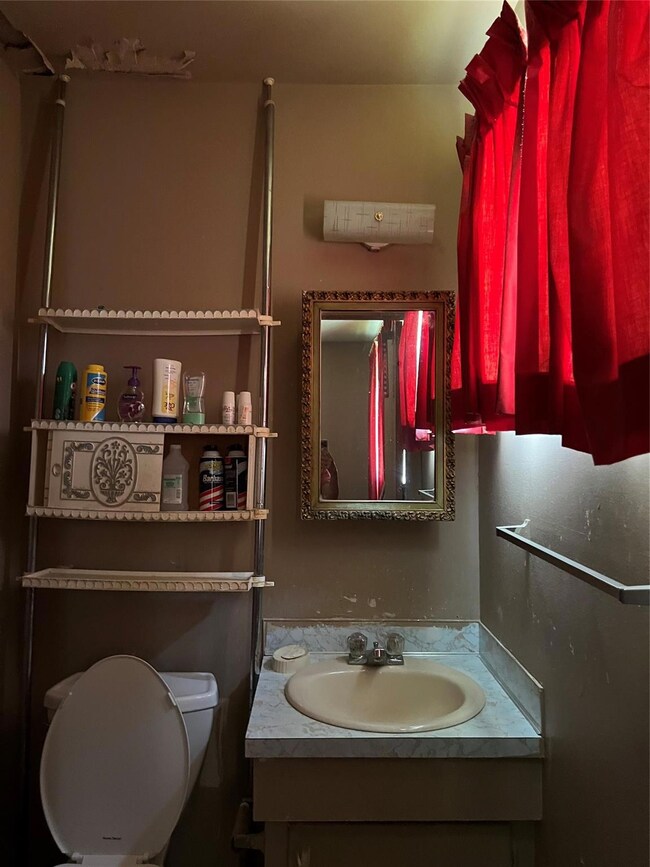 half bath in main bedroom