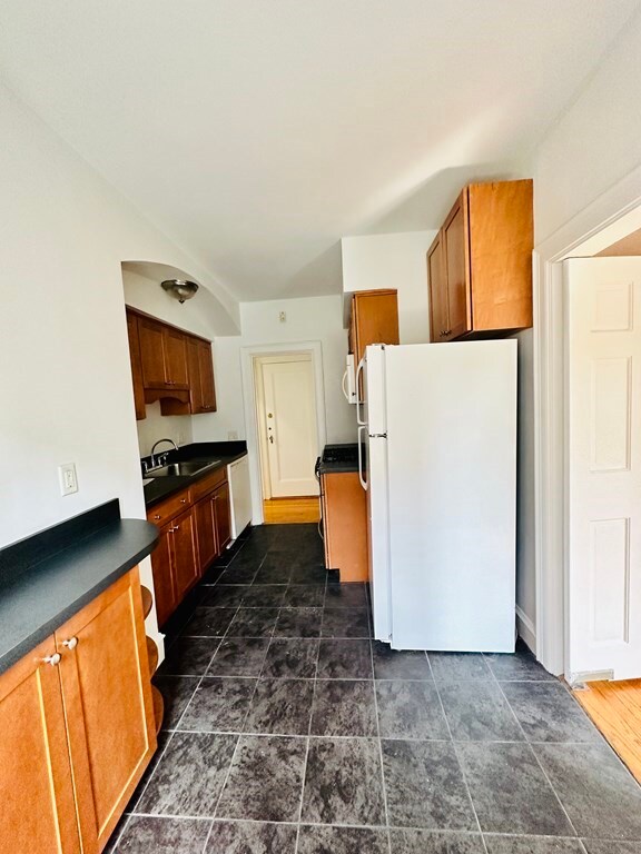 11 Monmouth Ct unit 3, Brookline, MA 02446 - photo 5