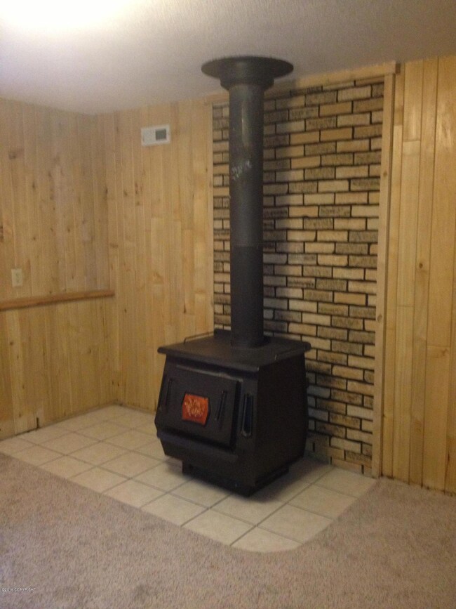 1246 Crescent Dr, Anchorage, AK 99508 - photo 5