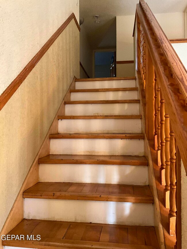 228 Sunnyview Place, El Paso, TX 79915 - photo 5