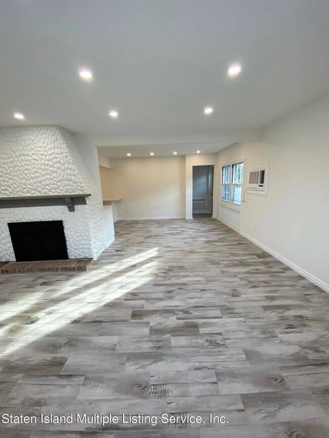 114 Coale Ave, Staten Island, NY 10314 - photo 4