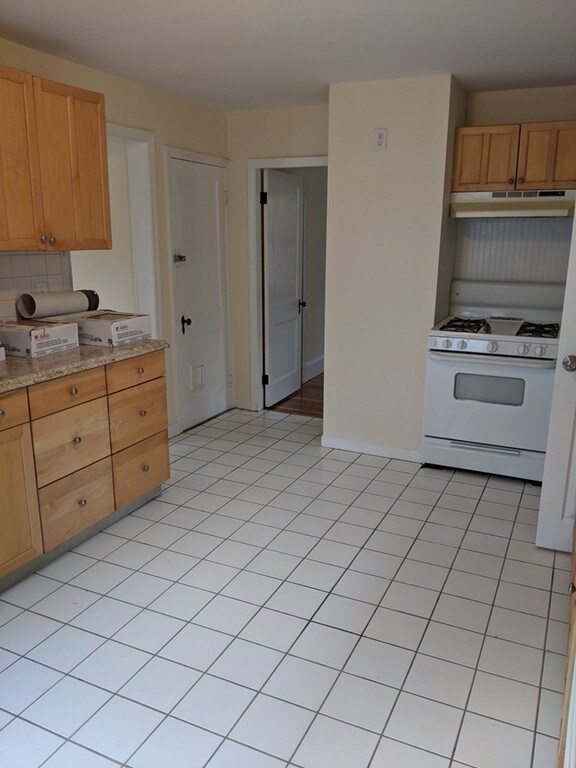 20 Pleasant St unit left, Foxboro, MA 02035 - photo 3