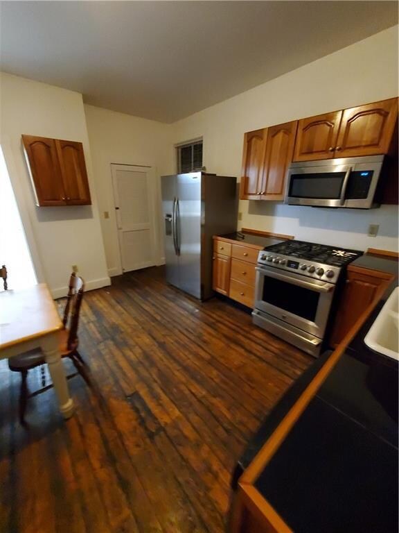 160 Broadway unit 3, Newport, RI 02840 - photo 2
