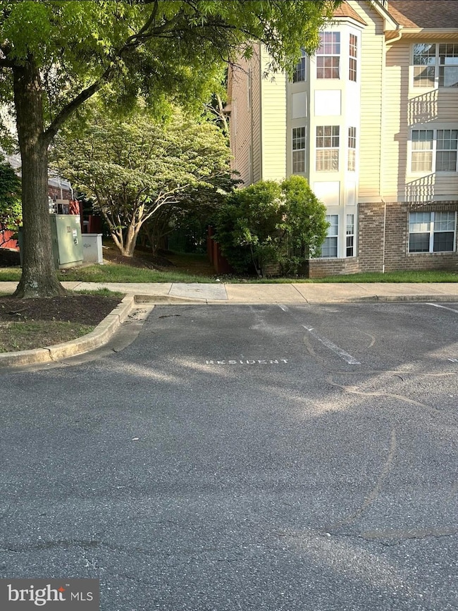 9812 Lake Pointe Ct unit 301, Upper Marlboro, MD 20774 - photo 4