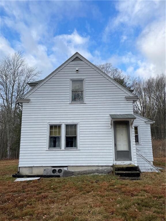 EXTERIOR RIGHT SIDE