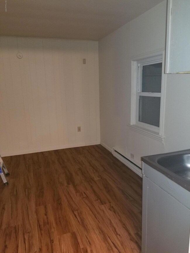 3910 Pennsylvania 447 unit 4, Cresco, PA 18326 - photo 6