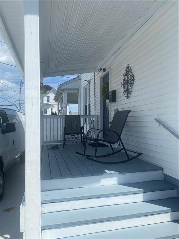 533 Laurel Hill Ave, Cranston, RI 02920 - photo 6