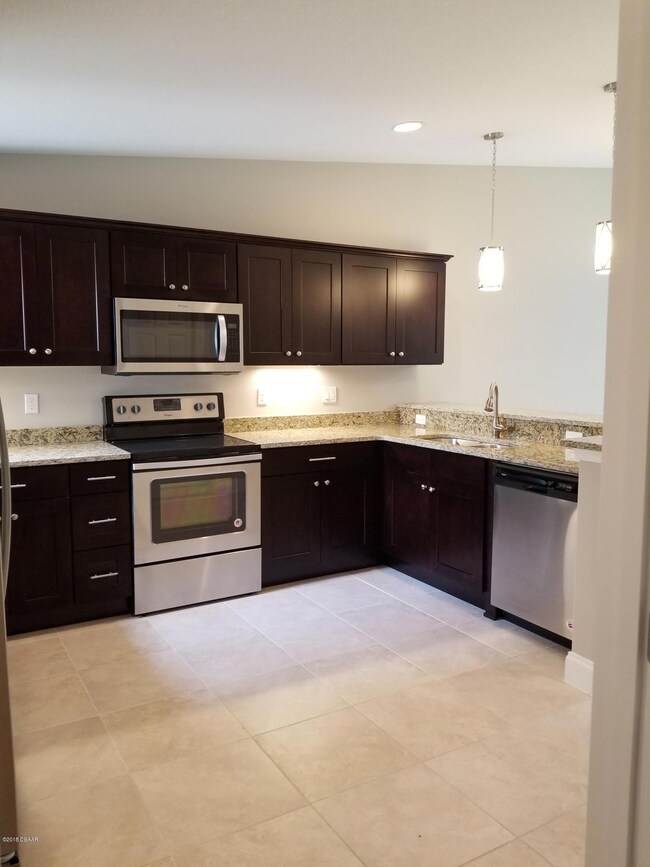 Hawks Cove kitchen1