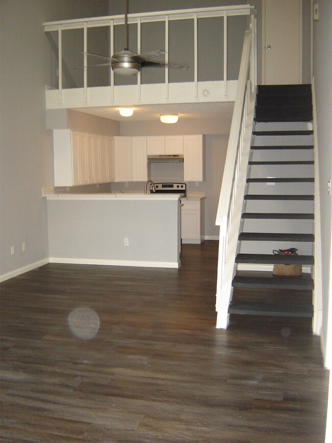 12111 Lemon Ridge Ln unit 121, Houston, TX 77035 - photo 2