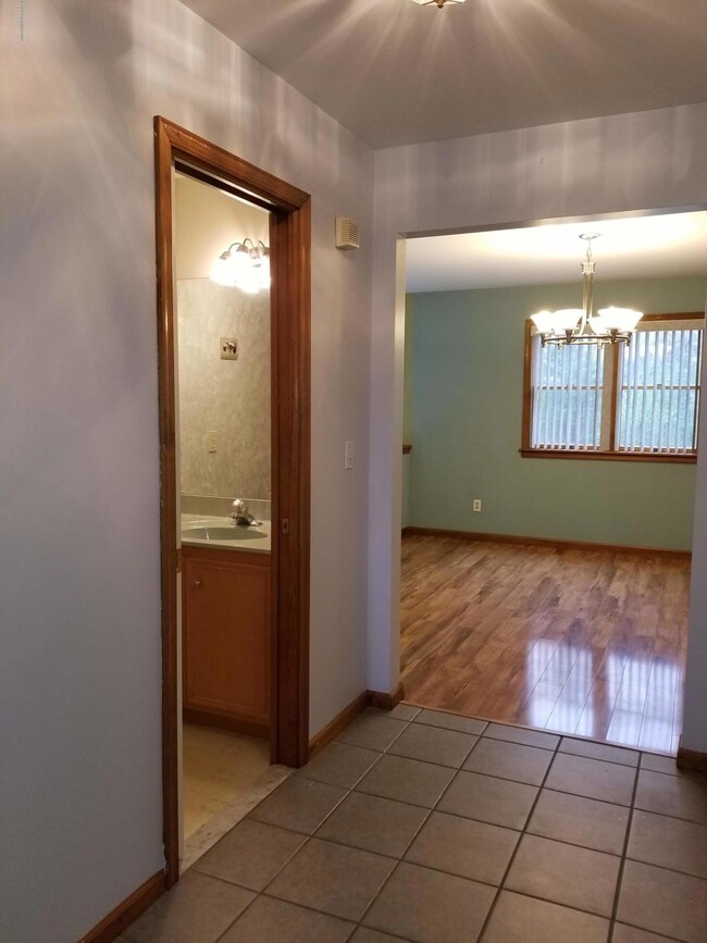 184 Maple Spring Dr, Kunkletown, PA 18058 - photo 7