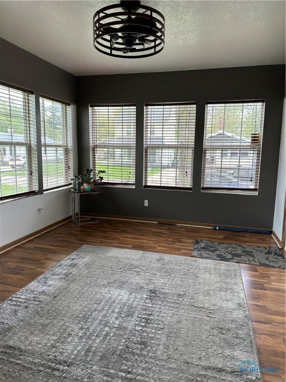 1024 Elysian Ave, Toledo, OH 43607 - photo 4