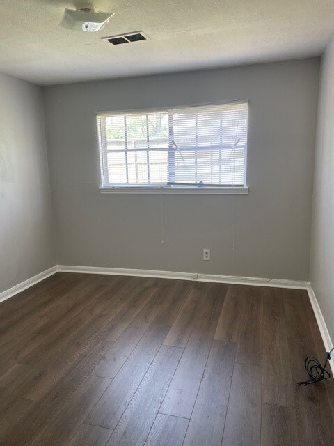 8917 Bertwood St, Houston, TX 77016 - photo 7