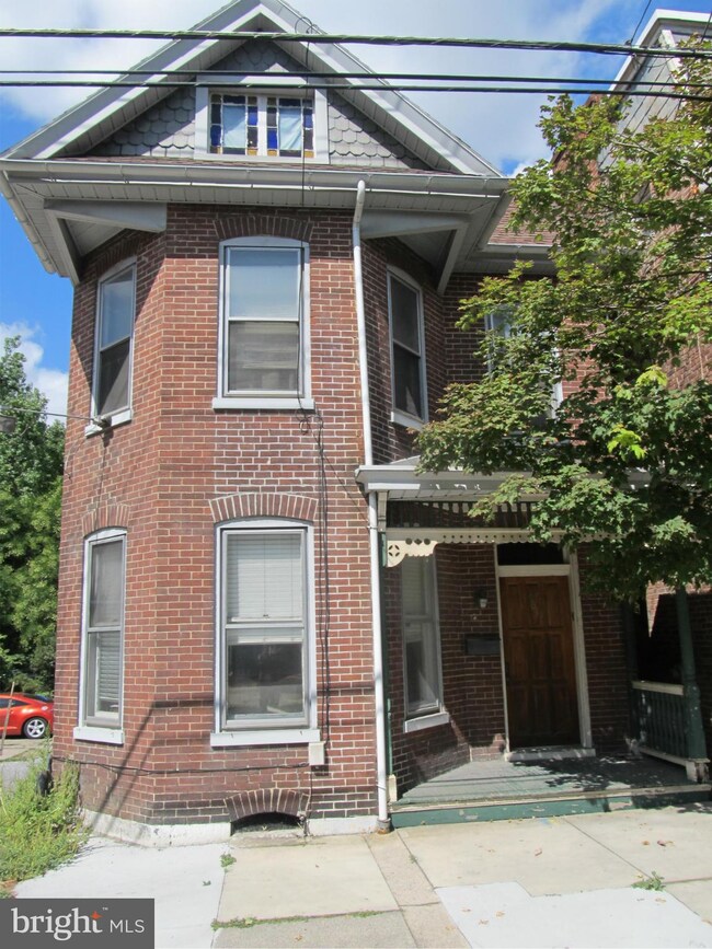 161 S 2nd St, Chambersburg, PA 17201 - photo 2