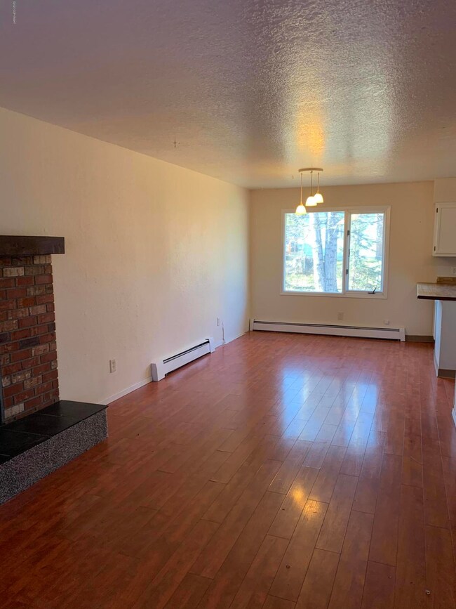 3504 Wyoming Dr unit 2, Anchorage, AK 99517 - photo 2