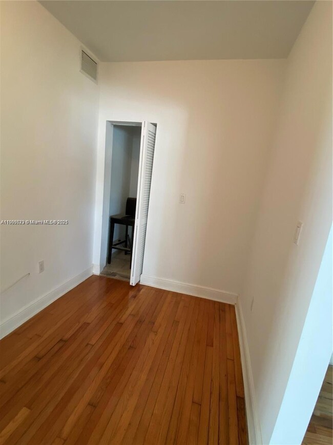 1219 Meridian Ave unit 8, Miami Beach, FL 33139 - photo 6