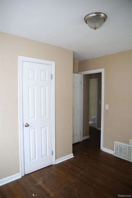 20259 Bradford St, Detroit, MI 48205 - photo 4