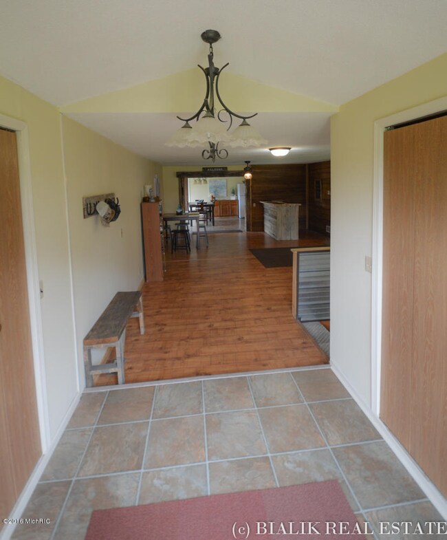 822 S Cedar Creek-2