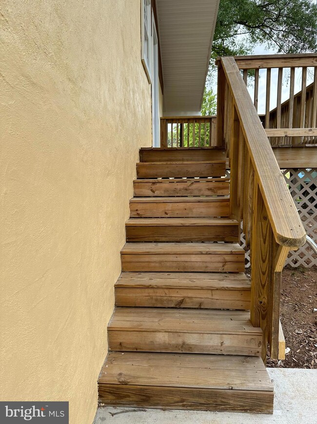 7898 Rogues Rd unit B, Catlett, VA 20119 - photo 2