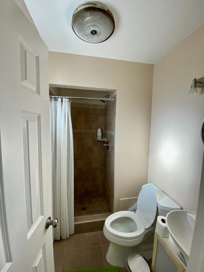 1529 Charles Owens Dr, El Paso, TX 79936 - photo 3