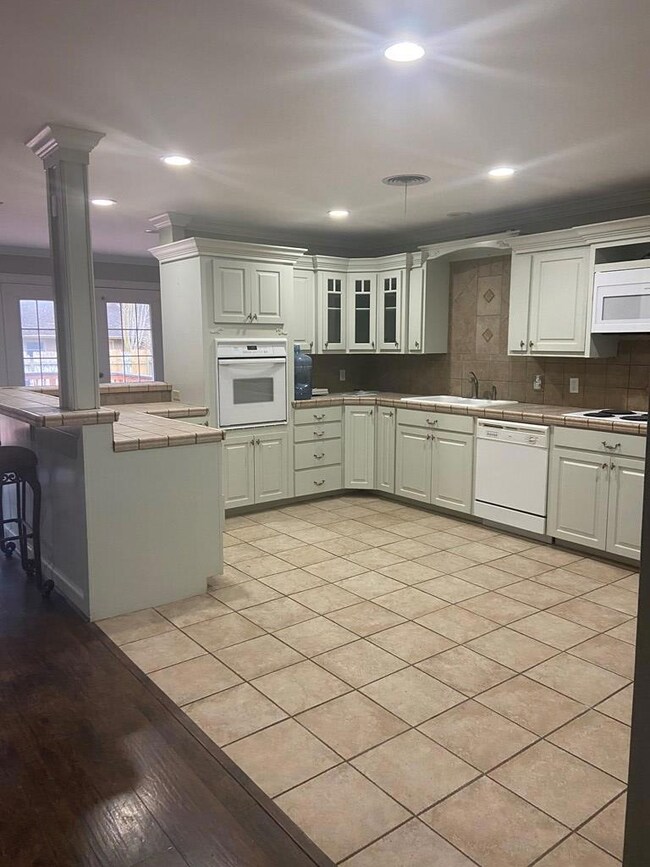 2408 Marguerite St, Bay City, TX 77414 - photo 2