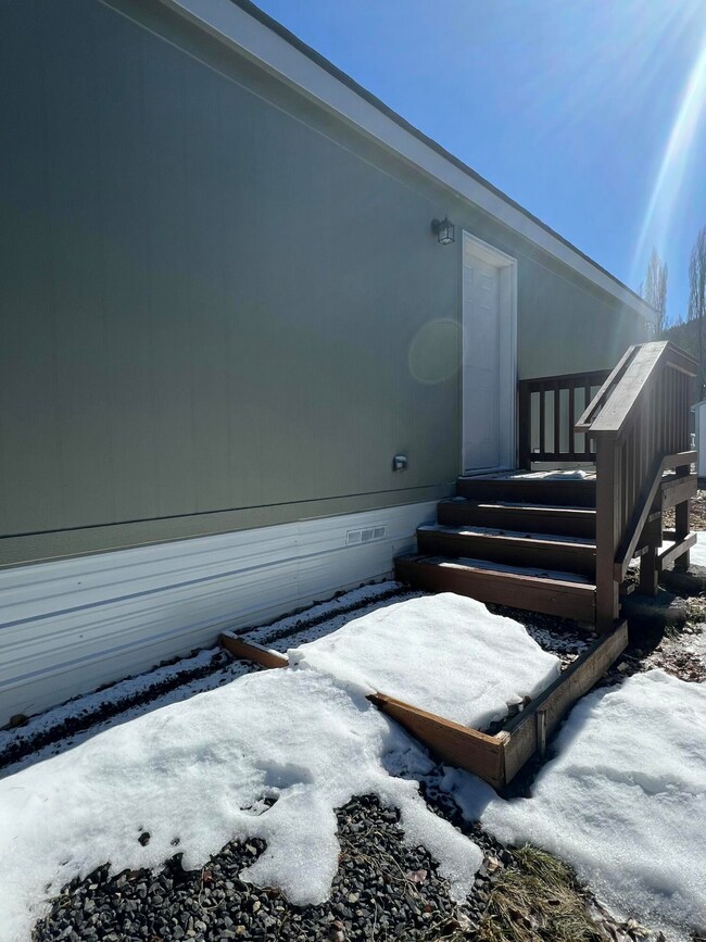 4000 Round Lake Rd. #96