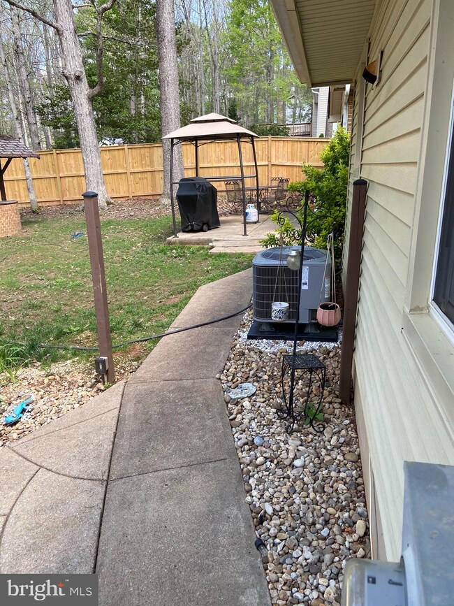 unlisted-address, Woodbridge, VA 22193 - photo 6