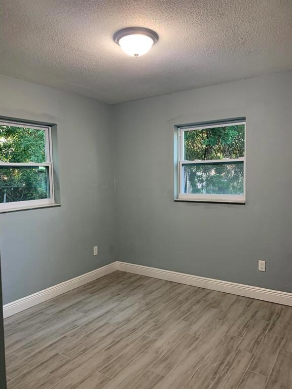 3011 Windsor Ave unit 3, West Palm Beach, FL 33407 - photo 2