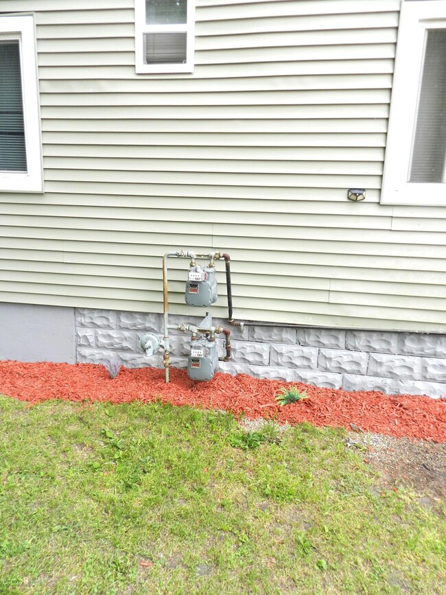 391 Pipestone St, Benton Harbor, MI 49022 - photo 6