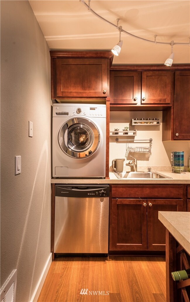 unlisted-address, Des Moines, WA 98198 - photo 6