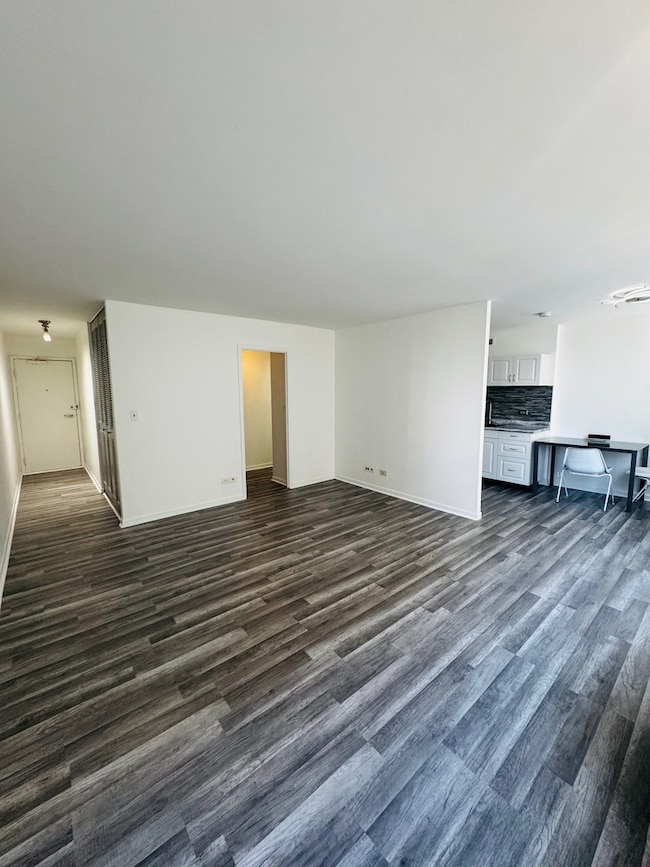 Granville Beach Condominiums unit 1508, Chicago, IL 60660 - photo 4
