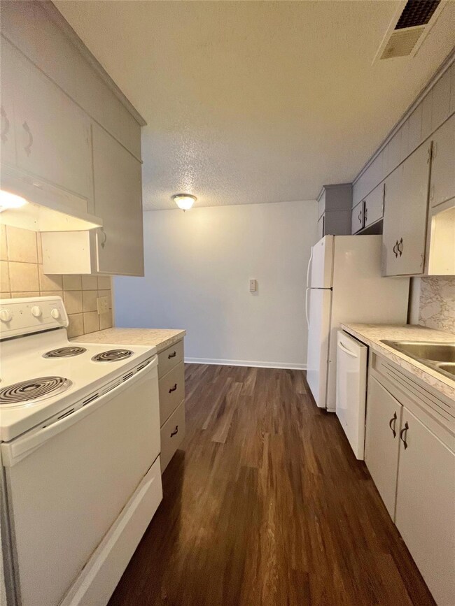 202 Jackson St unit 8, Weatherford, TX 76086 - photo 4