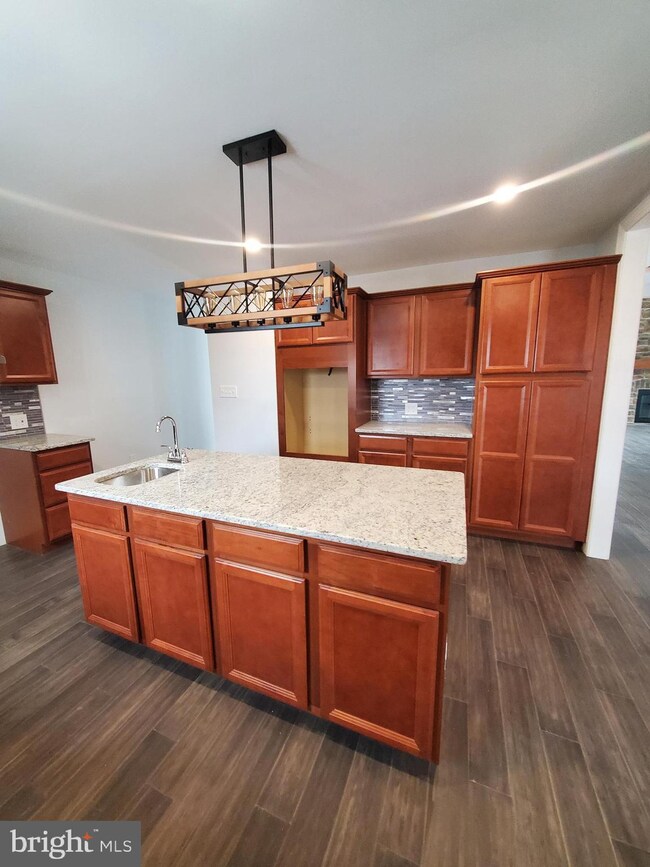 404 W Old Cross Rd, New Market, VA 22844 - photo 4