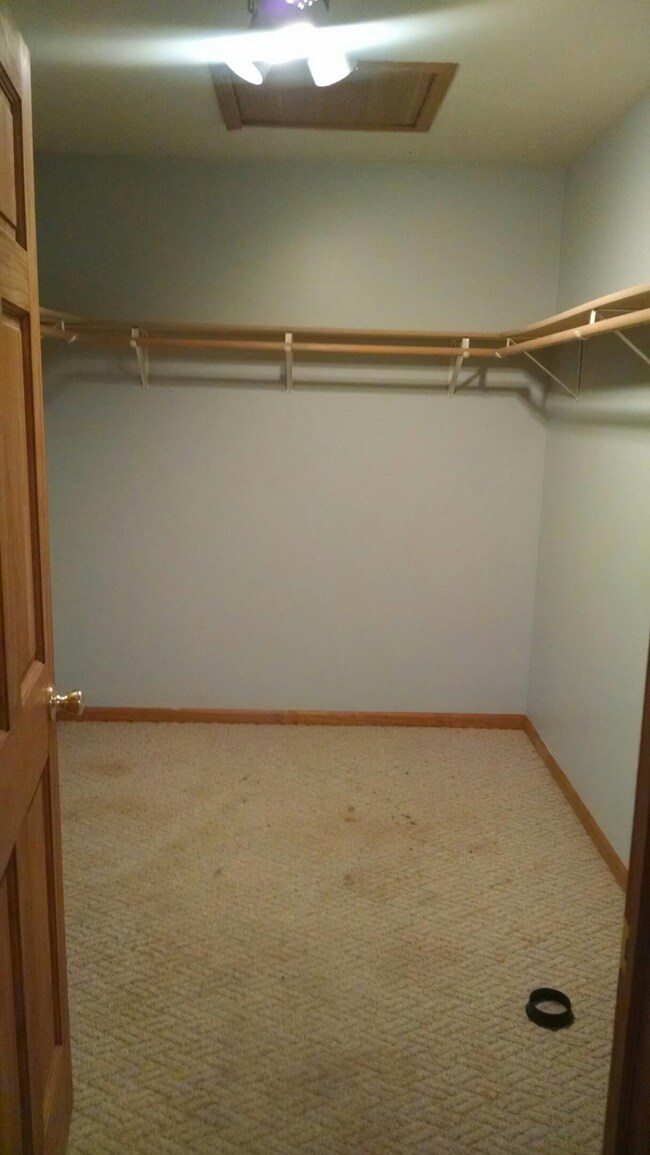 132 Acre Ln, Wheatfield, IN 46392 - photo 6